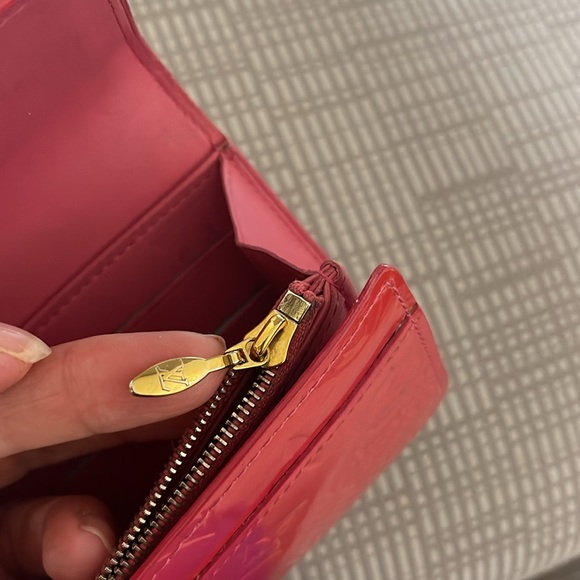 Louis Vuitton Sarah coral pink  Vernise Wallet- stunning - - Picture 6 of 8